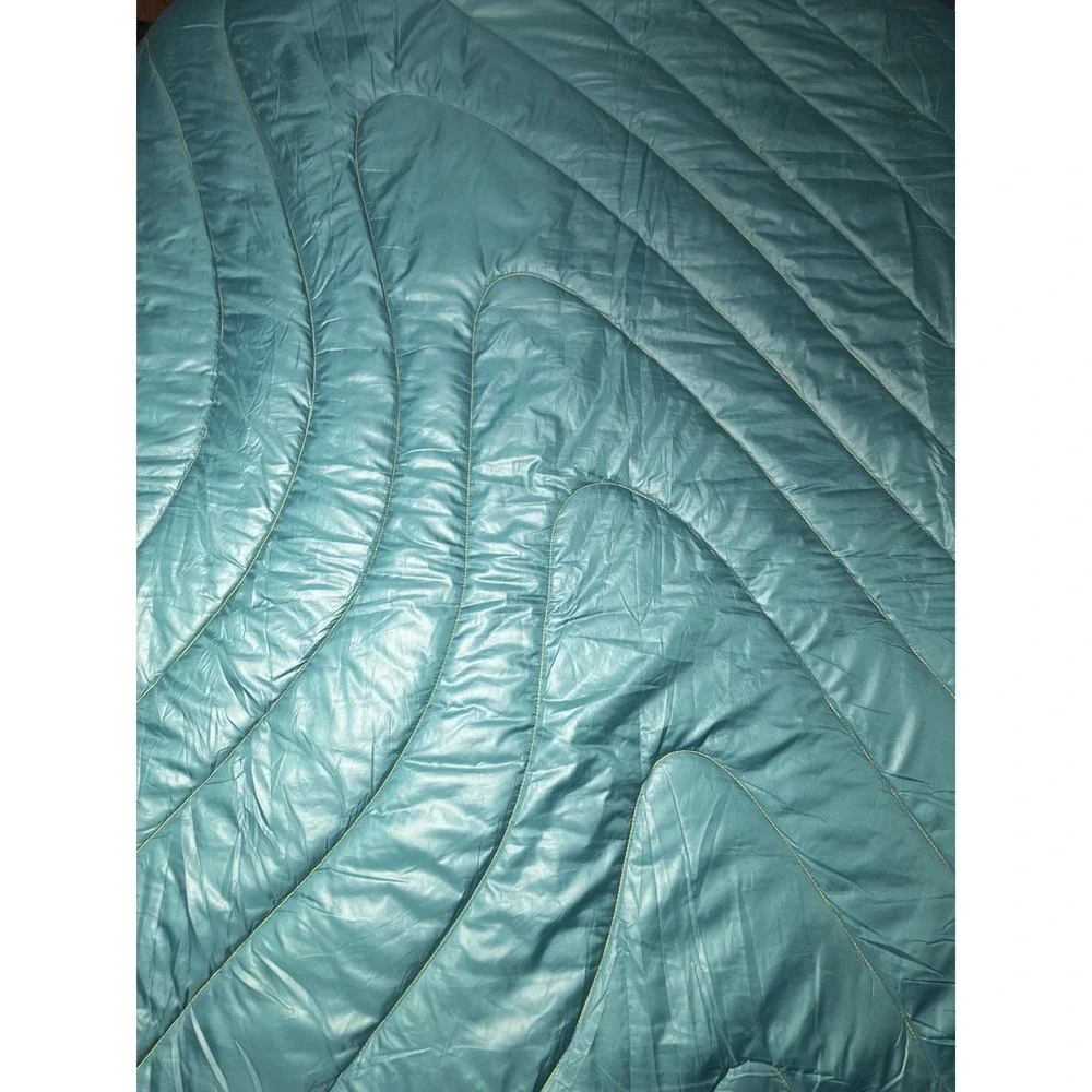 Rumpl Original Puffy Blanket Hawaii Floral Pink Hibiscus Camp Travel Puffer